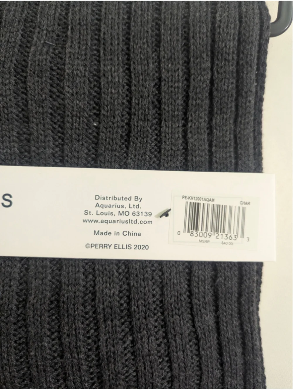 Perry Ellis Charcoal Ribbed Beanie Scarf Set NWT